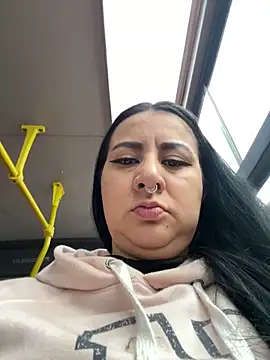 Abril Luv online show from May 2026 10:56:02 AM