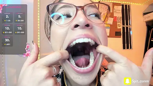 Snapshot of Spit_queen chatting on May 2026 01:28:01 PM Spit queen online show from May 2026 01:28:01 PM