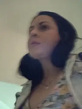 Juli Castillo8 online show from October 2025 02:18:01 PM