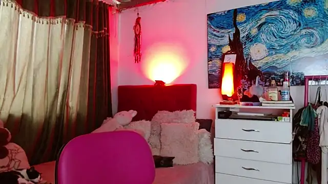 alisseallie online show from November 2025 08:31:01 PM