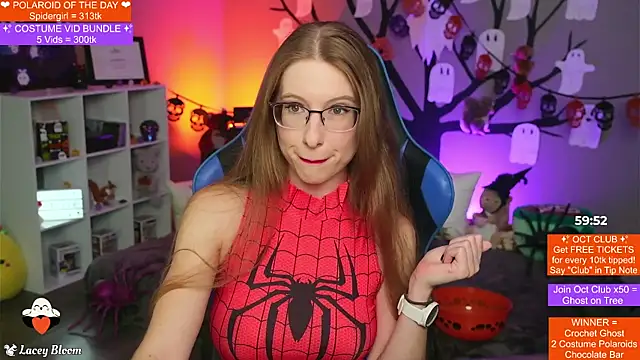 TheLaceyBloom online show from October 2025 01:28:01 AM