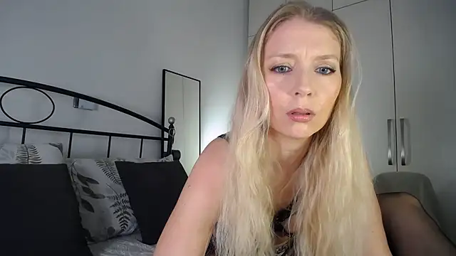 Miki87 online show from June 2026 08:42:02 PM