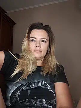 KrissSexi online show from October 2025 05:43:02 AM