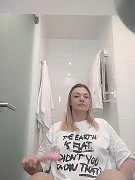 KrissSexi online show from November 2025 07:30:01 AM