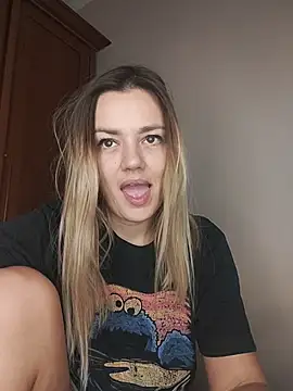 KrissSexi online show from November 2025 05:10:01 AM