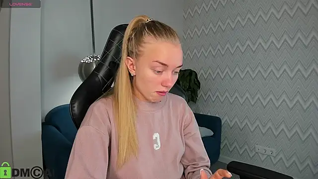 Barbie Lis online show from September 2025 12:44:02 AM