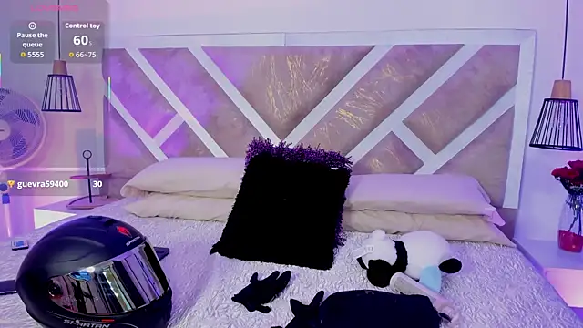 ZiaCalifa online show from April 2026 11:22:02 AM