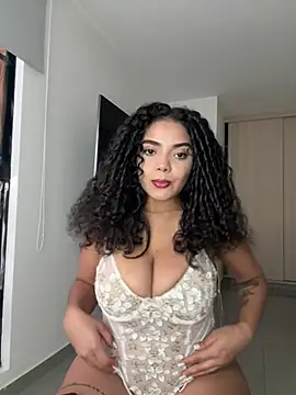 Mariecurl online show from April 2026 07:44:02 PM