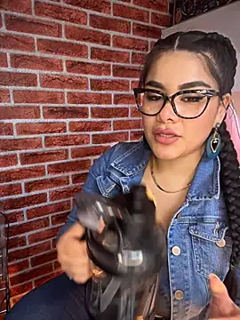 Snapshot of Insane_Issa chatting on December 2024 08:04:01 PM Insane Issa online show from December 2024 08:04:01 PM