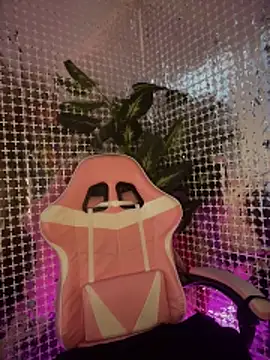 Snapshot of Insane_Issa chatting on January 2025 10:19:01 PM Insane Issa online show from January 2025 10:19:01 PM