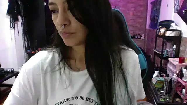 AngelaQueen  online show from November 2025 06:42:02 PM