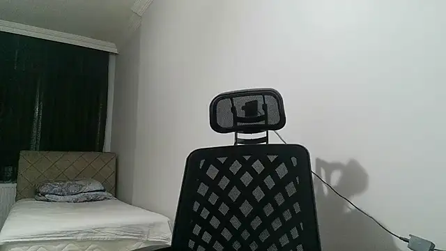 Snapshot of tgltplsr chatting on March 2025 12:20:01 AM tgltplsr online show from March 2025 12:20:01 AM