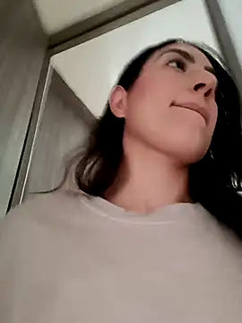 MIYESSI online show from January 2026 05:48:01 PM