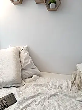 MIYESSI online show from April 2026 05:53:02 PM