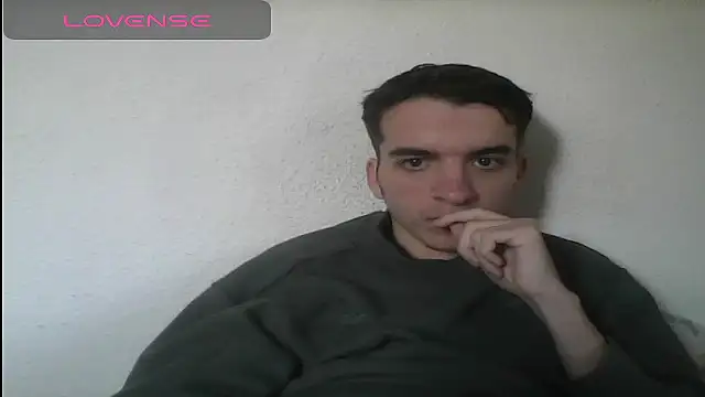 Snapshot of Tombgy07 chatting on February 2025 03:05:01 PM Tombgy07 online show from February 2025 03:05:01 PM