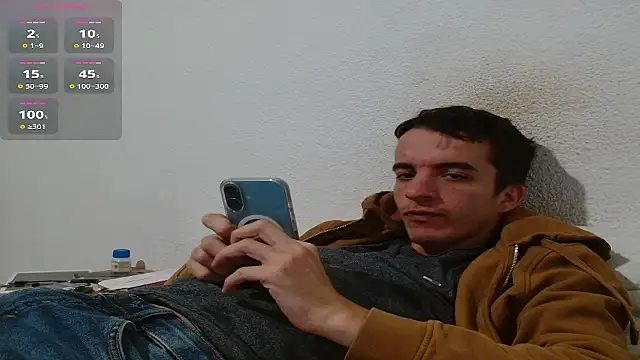 Snapshot of Tombgy07 chatting on September 2025 07:40:02 PM Tombgy07 online show from September 2025 07:40:02 PM