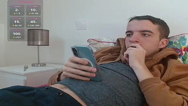 Snapshot of Tombgy07 chatting on November 2025 02:06:01 PM Tombgy07 online show from November 2025 02:06:01 PM