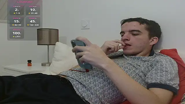 Tombgy07 online show from December 2025 05:17:01 PM