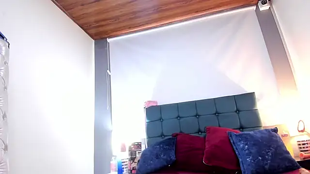 charlott lens online show from September 2025 05:40:02 PM