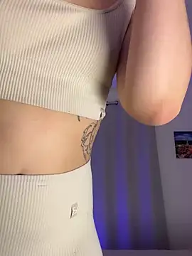 Snapshot of KittyKatyDream chatting on January 2025 07:43:01 PM KittyKatyDream online show from January 2025 07:43:01 PM