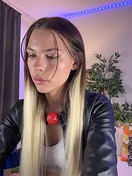 Snapshot of KittyKatyDream chatting on February 2025 08:57:01 PM KittyKatyDream online show from February 2025 08:57:01 PM