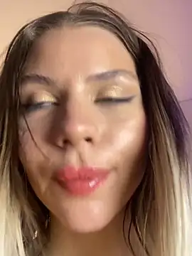 Snapshot of KittyKatyDream chatting on March 2025 03:58:02 PM KittyKatyDream online show from March 2025 03:58:02 PM