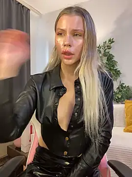 Snapshot of KittyKatyDream chatting on November 2025 02:15:01 PM KittyKatyDream online show from November 2025 02:15:01 PM