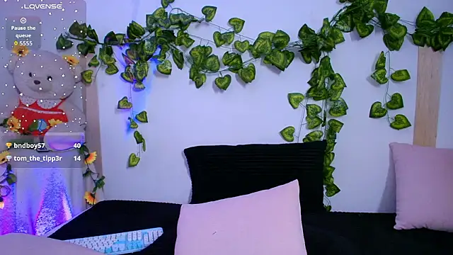 Snapshot of tati_cardenas chatting on February 2026 06:22:01 AM tati cardenas online show from February 2026 06:22:01 AM