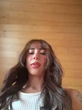 Snapshot of lauravasquez chatting on June 2026 08:57:01 AM lauravasquez online show from June 2026 08:57:01 AM
