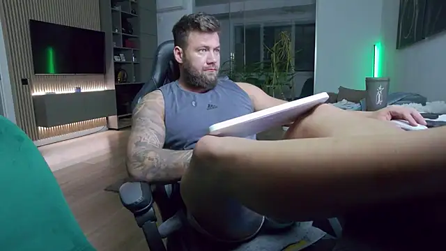 UbbeViking online show from October 2025 04:41:02 PM