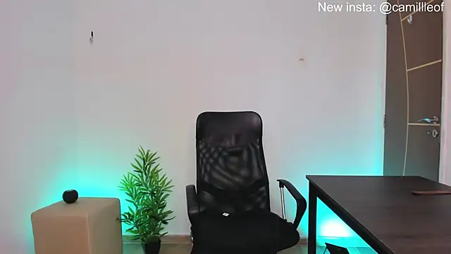Snapshot of camille-rose chatting on January 2025 08:06:02 PM camille-rose online show from January 2025 08:06:02 PM