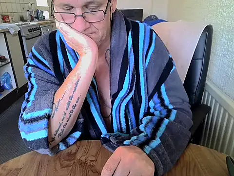 daddyflash online show from November 2025 11:45:01 AM