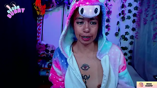 Roxanbunny1 online show from September 2025 02:44:02 AM