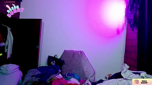 Roxanbunny1 online show from November 2025 03:29:02 AM