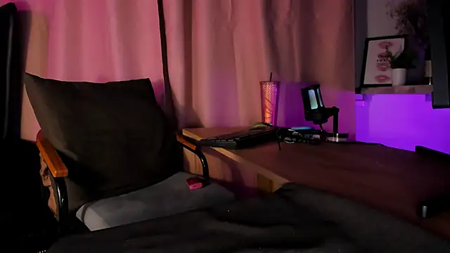 DorothyGilbert1 online show from March 2025 04:18:02 PM