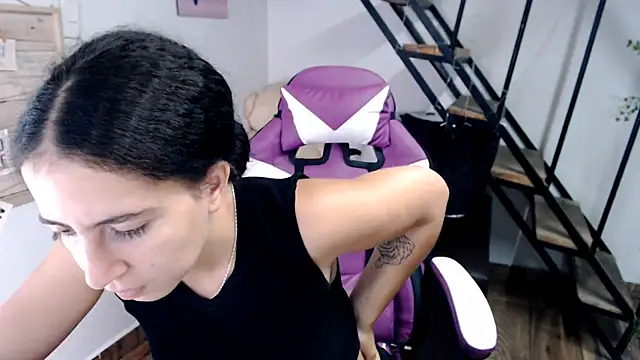 samantha baby  online show from November 2025 05:12:01 PM