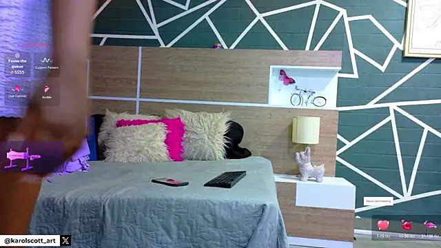 KAROL-SCOTT online show from November 2025 07:45:02 PM