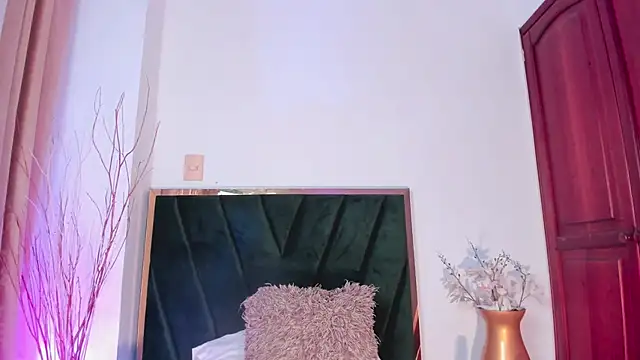 NoraDasilva online show from November 2025 01:05:01 AM