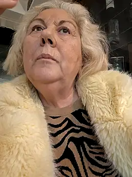 Snapshot of Merilulla chatting on January 2026 07:04:02 PM Merilulla online show from January 2026 07:04:02 PM