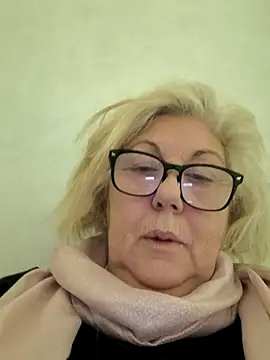 Snapshot of Merilulla chatting on January 2026 11:43:01 PM Merilulla online show from January 2026 11:43:01 PM