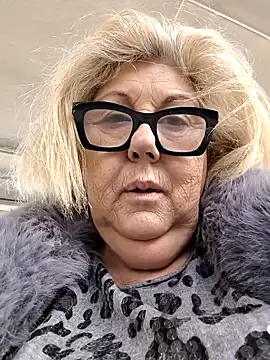 Snapshot of Merilulla chatting on January 2026 09:03:02 AM Merilulla online show from January 2026 09:03:02 AM