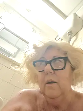 Snapshot of Merilulla chatting on January 2026 12:14:02 AM Merilulla online show from January 2026 12:14:02 AM