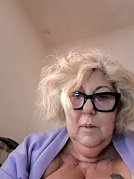 Snapshot of Merilulla chatting on January 2026 12:20:02 PM Merilulla online show from January 2026 12:20:02 PM