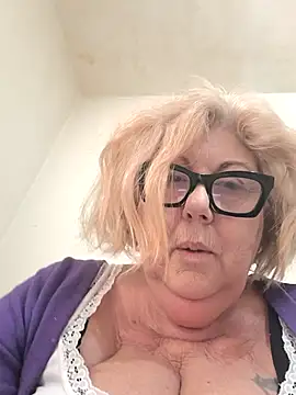 Snapshot of Merilulla chatting on February 2026 09:14:02 AM Merilulla online show from February 2026 09:14:02 AM