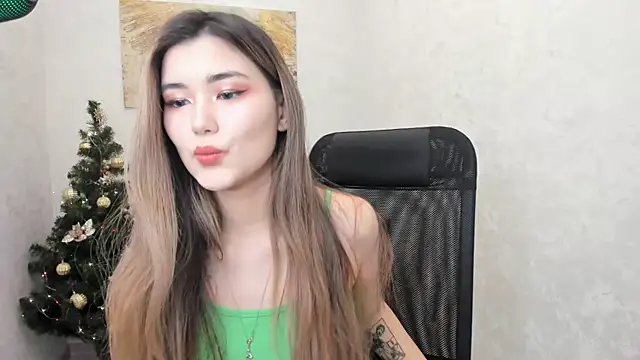 AnneTLi online show from December 2024 04:09:01 AM