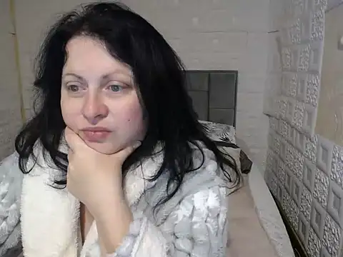 Snapshot of Lillian2 chatting on December 2024 07:36:01 AM Lillian2 online show from December 2024 07:36:01 AM