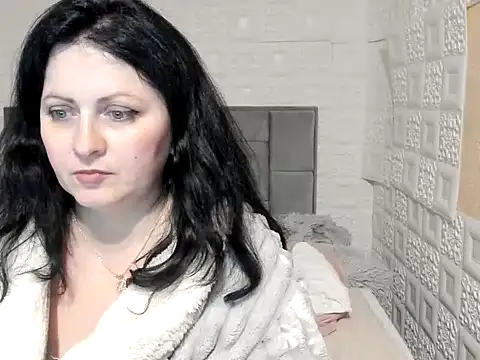 Snapshot of Lillian2 chatting on February 2025 05:42:02 AM Lillian2 online show from February 2025 05:42:02 AM