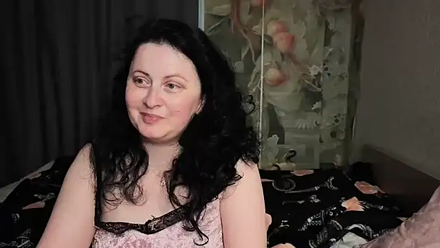 Snapshot of Lillian2 chatting on June 2026 07:22:01 AM Lillian2 online show from June 2026 07:22:01 AM