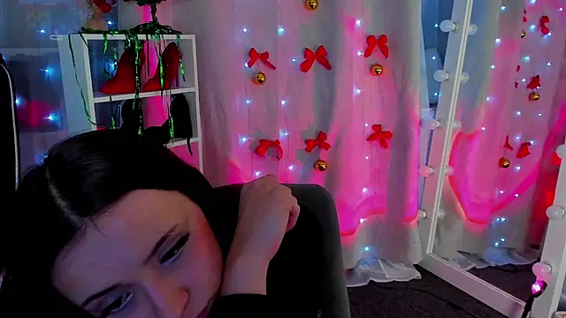 MipsyMipson online show from December 2024 04:50:01 PM