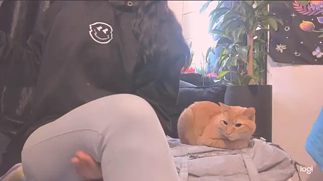 Snapshot of MYFAVOURITESTRAGER chatting on October 2025 04:19:02 PM MYFAVOURITESTRAGER online show from October 2025 04:19:02 PM